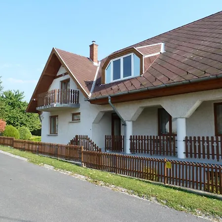 Horizont Nyaralohaz Vonyarcvashegy