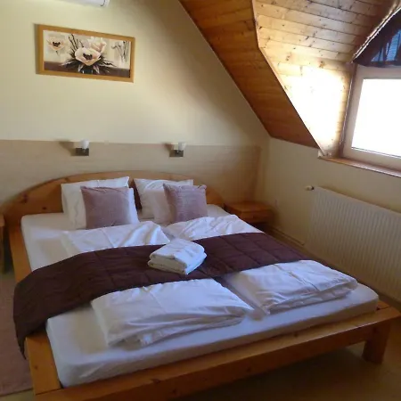 Ferienhaus Horizont Nyaralohaz Vonyarcvashegy