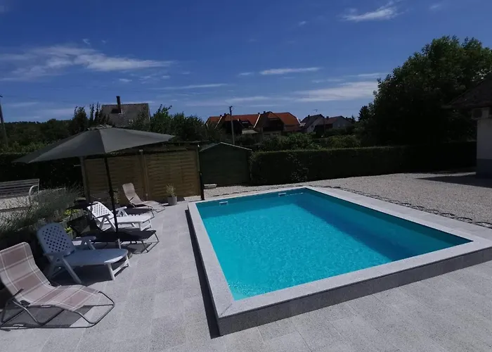 Horizont Nyaralohaz Ferienhaus *