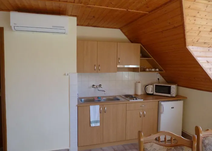 Ferienhaus Horizont Nyaralohaz Vonyarcvashegy